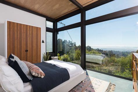 Photo 7 of 8 in Walls of Glass Transform a Hillside 1956 Duplex in California - Dwell Modern Bedroom Wardrobe, Modern Guest Bedroom, Bedroom Wardrobe Design, Bedroom Addition, Dream Mansion, Midcentury Home, Bedroom Photos, Loft Conversion, Bedroom Loft