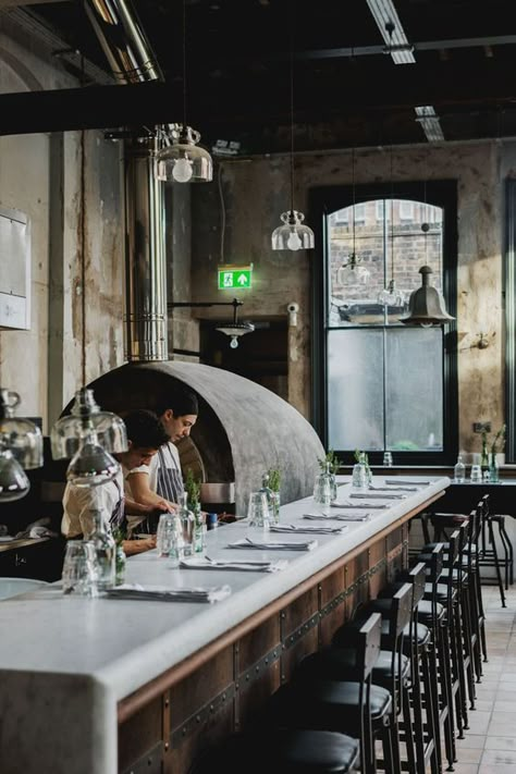 Modern Pizzeria, Pizza Oven Restaurant, Pizzeria Design, London Fields, Pizza Bar, Pizza Design, Cool Restaurant, Restaurant Concept, Pizza Restaurant