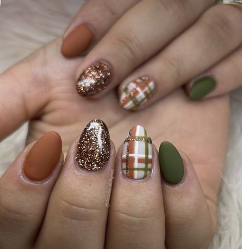 Fall Gnomes Nails, Toadstool Nails, Fall Gnome Nails, September Nail Designs Fall, Thanksgiving Almond Nails, Thanksgiving Fall Nails, Almond Nails Autumn, Plaid Fall Nails, Fall Transition Nails