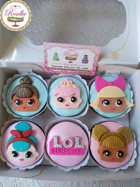 Lol Surprise Dolls Cupcakes, Lol Doll Cupcakes, Lol Doll Cupcake Ideas, Lol Surprise Cupcakes, Lol Cupcake Ideas, Lol Cupcakes, Lol Cakes, Surprise Cookies, Graham Cracker House