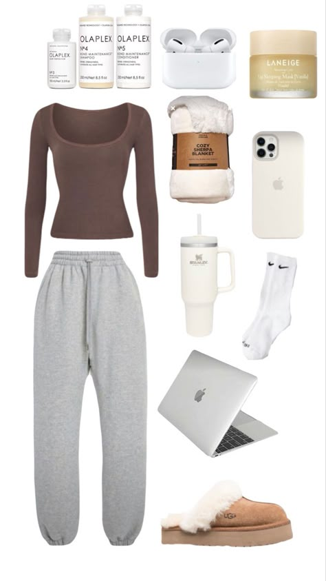 Comfy Ugg Outfits, Diy Clothes Ideas, Ugg Outfits, Winter Lounge, Home Lounge, Stylish Loungewear, Old Outfits, Uggs Outfit, Casual Preppy Outfits