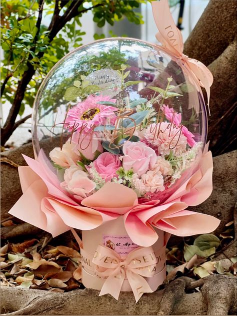 Mother’s Day Balloon And Flowers, Clear Balloons With Flowers, Table Centre Pieces Wedding, Birthday Balloon Surprise, Christmas Glitter Ornaments, Bobo Balloons, Balloon Bouquet Diy, Flower Shop Decor, Mothers Day Balloons