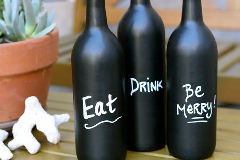 17 Thing You Can Do With Empty Wine Bottles Diy Chalkboard Paint, Diy Wine Bottle, Wine Bottle Centerpieces, Old Wine Bottles, Bottle Centerpieces, Empty Wine Bottles, Wine Bottle Candles, Wine Bottle Art, Wine Bottle Diy Crafts