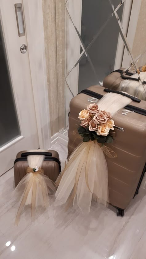 Wedding Luggage, Bride Preparation, Trousseau Packing, Wedding Gift Pack, Creative Wedding Gifts, Bridal Gift Wrapping Ideas, Desi Wedding Decor, Beautiful Wedding Decorations, Wedding Gifts Packaging