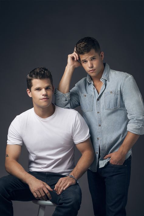 celebrity II — Gabriel Goldberg Teen Wolf Twins, Max And Charlie Carver, Carver Twins, Max Carver, Charlie Carver, Teen Wolf Mtv, Teen Wolf Cast, Foto Tips