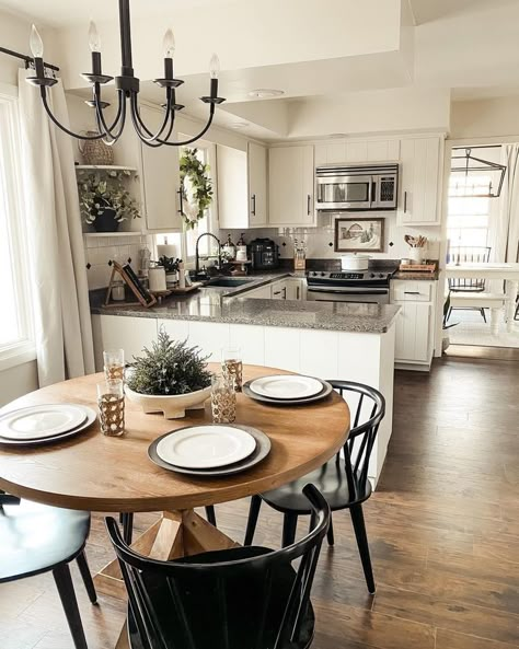 Kitchen Dining Room Combo Layout, Dining Room Kitchen Combo, Kitchen Dining Living Room Combo, Dark Cabin, Backsplash Kitchen Ideas, Kitchen Dining Room Combo, Unique Kitchen Backsplash, Mirror Dining Room, Kitchen Ideas Dark Cabinets