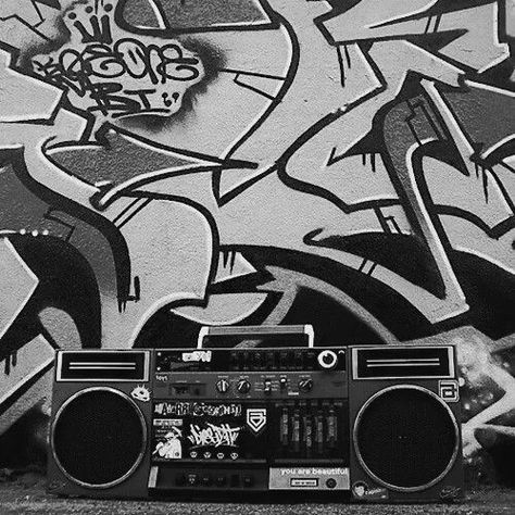 Old School Aesthetic Hip Hop, Hiphop Aesthetic Wallpaper, Hip Hop Aesthetic Wallpaper, Dance Aesthetic Hip Hop, Boombox Art, Hiphop Aesthetic, Hip Hop Background, Aesthetic Hiphop, Hiphop Graffiti