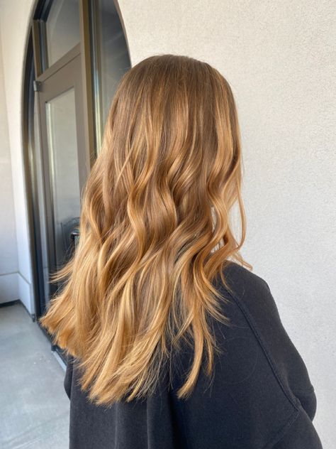 Strawberry Blonde Honey Hair, Carmel Blonde Hair Color Ideas, Caramel Highlights Red Hair, Color With Partial Highlight, Long Beige Blonde Hair, Partial Highlights Strawberry Blonde, Copper Glaze On Blonde Hair, Bronze Blonde Hair Color, Dark Blonde Ginger Hair