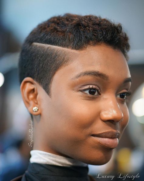 Short Tapered (faded) haircut on relaxed hair with a disconnected side part. Hairstyles For Short Relaxed Hair, Short Relaxed Hair, Tapered Haircut For Women, Short Relaxed Hairstyles, Tapered Natural Hair, Natural Hair Cuts, Tapered Haircut, Cut Life, Smink Inspiration