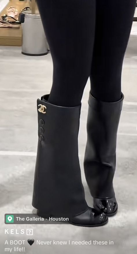 Channel Boots, Chanel Boots, Girl Boots, Pretty Shoes Sneakers, Hype Shoes, Girly Shoes, Shoe Inspo, Pretty Shoes, Dream Shoes