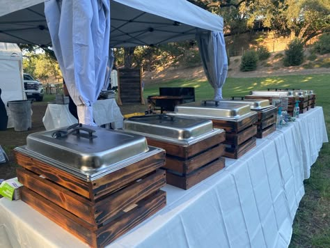 Cater Own Wedding, Outdoor Catering Ideas Buffet Tables, Diy Chaffing Dish Party Ideas, Outdoor Buffet Ideas, Outdoor Wedding Buffet Table Setup, Backyard Buffet Table Ideas, Brisket Wedding Buffet, Outdoor Catering Display, Bbq Catering Display Buffet Tables