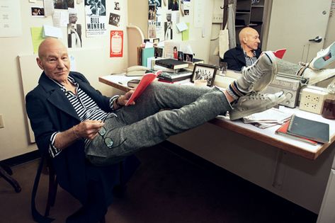 Media Tweets by Patrick Stewart (@SirPatStew) / Twitter Jack Purcell Outfit, Best Casual Shoes, Best Loafers, Captain Picard, Patrick Stewart, Jack Purcell, Lizzie Mcguire, What To Wear Today, Best Shoes For Men