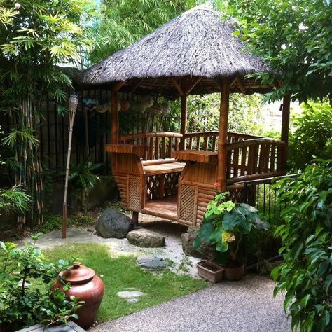 Nipa Hut, Hut Ideas, Bali Huts, Vegetable Trellis, Garden Huts, Ideas Terraza, Bali Garden, Dream Backyard Garden, Bahay Kubo