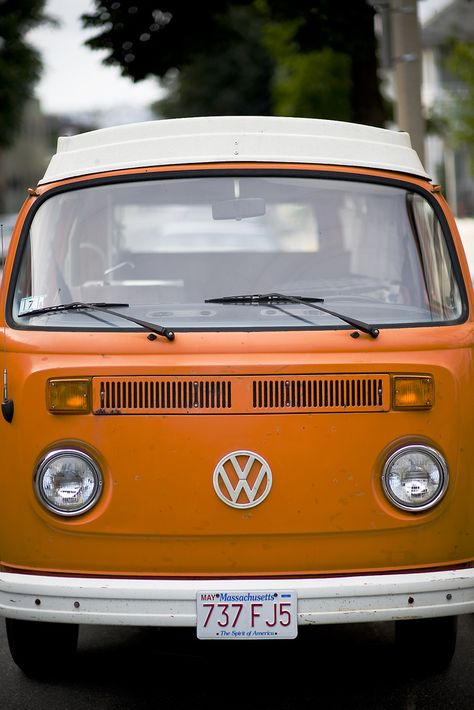 Back in the seventies...a pop top VW camper Kombi Van, 70s Shoes, Vw Westfalia, Vw Camper Van, Hippie Bus, Classic Volkswagen, Combi Vw, Vw T6, Dj Booth