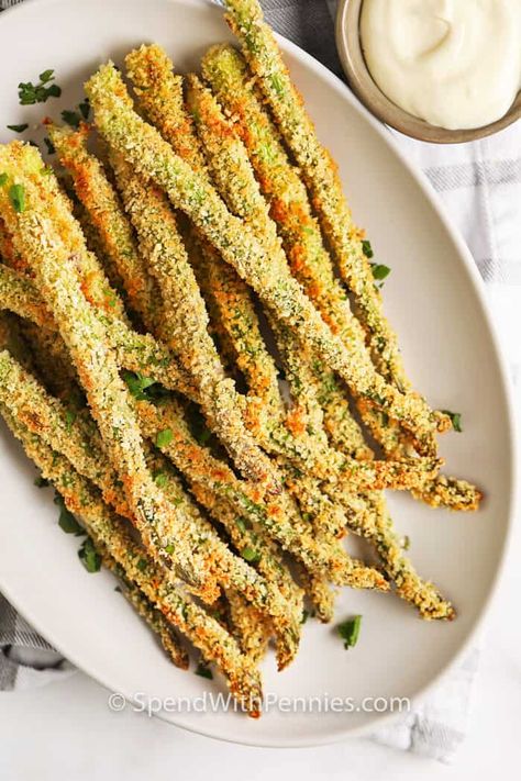 These Asparagus Fries are so easy to make! Pop them in the oven for a great appetizer or side dish along with steak, chicken or a burger! #spendwithpennies #asparagusfries #sidedish #ovenbaked #recipe #parmesan Lemon Aoli, Parmesan Appetizer, Baked Asparagus Fries, Oven Baked Asparagus, Veggie Appetizers, Asparagus Recipes Baked, Parmesan Asparagus, Bite Size Snacks, Asparagus Fries