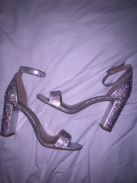 Beautiful sparkly prom heels White Prom Heels Glitter, Heels Sparkly Silver, Prom Shoes 2023, Quince Shoes Heels, Sparkly High Heels Prom, Prom Heels Sparkly, Xv Heels, Sparkly Shoes Heels, School Dance Shoes