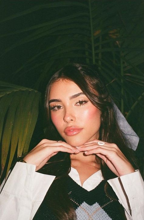 Madison Bear, Beer Wallpaper, Beer Outfit, Ig Profile, Insta Profile, Princess Aesthetic, Launch Party, Long Lashes, Madison Beer