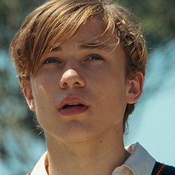 Peter Pevensie Icon, Cair Paravel, Narnia Cast, Peter Pevensie, Narnia Prince Caspian, Narnia 3, William Moseley, Gryffindor Aesthetic, Prince Caspian