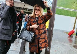 20 Of The Best Dries Van Noten Street-Style Looks Dries Van Noten Aesthetic, Dries Van Noten Street Style, Scott Westerfeld, Hanne Gaby Odiele, Irene Kim, Fashion Bella, Photography Career, Makes You Beautiful, Full Look