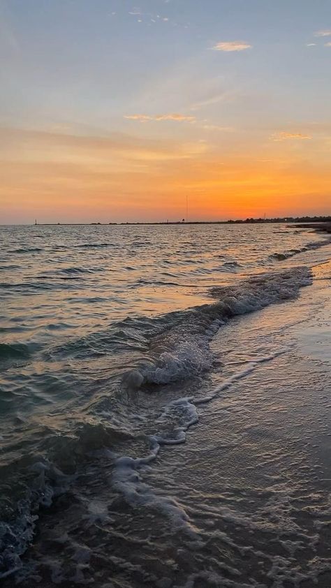 Morning [Vidéo] | Photos coucher de soleil plage, Coucher de soleil plage, Photo coucher de soleil Sunrise Photography Beach, Dark Beach, Morning Video, Beach Video, Marina Beach, Photography Beach, Driving Photography, Tulum Mexico, Sunrise Beach