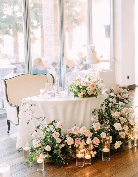 Pink And White Sweetheart Table, Sweetheart Table Inspiration, Sweetheart Table Wedding Decor, Cambridge Mill, Wedding Sweetheart Table Decor, Top Table Flowers, Villa Modern, Table Floral Arrangements, Heart Table