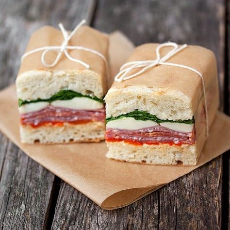 This looks so good, i think i'm drooling Pressed Italian Sandwich, Recept Sandwiches, Picnic Sandwiches, Italian Sandwich, Picnic Food, Soup And Sandwich, Meat And Cheese, Wrap Sandwiches, Sandwich Recipes