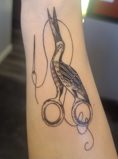 Crane Scissors, Quilt Tattoo, Queen Bee Tattoo, Sewing Tattoos, Bee Tattoo, Word Tattoos, Be Happier, Piercing Tattoo, First Tattoo