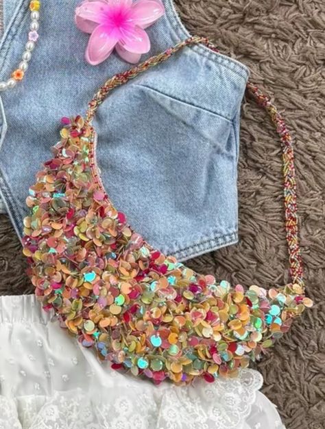 Iko New York Sequin Bag Outfit, Fun Purses, Sac Diy, Ibiza Outfits, Sequin Bag, Pretty Bags, Beaded Bags, Cute Bags, Looks Vintage