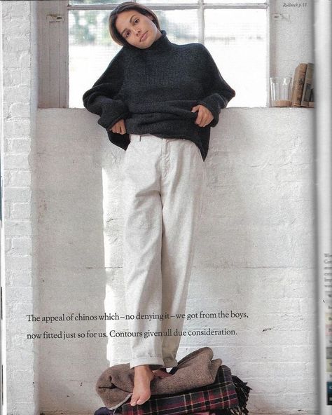 Winter Outfits Minimalist, J Crew Catalog, Minimalistic Chic, Fashion Gone Rouge, Bridget Jones, Roll Neck Sweater, Silver Spoon, Sporty And Rich, Mode Inspo