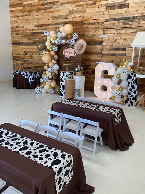 Brown Cow Print Birthday Party, Cowgirl Table Centerpieces, 1st Rodeo Table Decor, Cowboy Party Table Decor, My First Rodeo Backdrop, Ranch Theme Party, Western Table Decor, Rodeo Party Decorations, Rodeo Theme Birthday Party