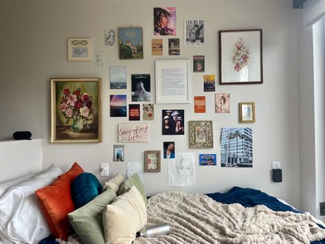 #dorm #collage #decor #college #harrystyles #art #cozy Post Grad Bedroom, Bedroom Gallery Wall Above Bed, Room Inspo Bedroom, Minimalistic Bedroom, Collage Decor, Dorm Room Wall Decor, Gallery Wall Bedroom, College House, Dorm Wall Decor