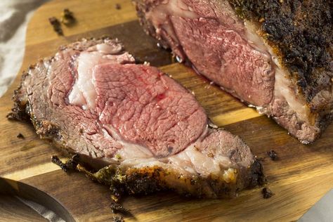 How to Cook a Boneless Inside-Blade Pot Roast | Livestrong.com Blade Roast Slow Cooker, Beef Blade Roast, Boneless Prime Rib Roast, Blade Roast, Rib Recipe, Prime Rib Recipe, Prime Beef, Beef Roast, Slow Cooker Roast