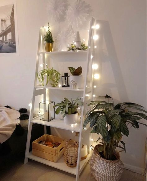 Little Apartment Decor, Girlie Apartment, Summer Room Ideas, Street Room, Grown Woman Bedroom Ideas, Baddie Apartment, Baddie Apartment Ideas, Pinterest Room, Easy Room Decor