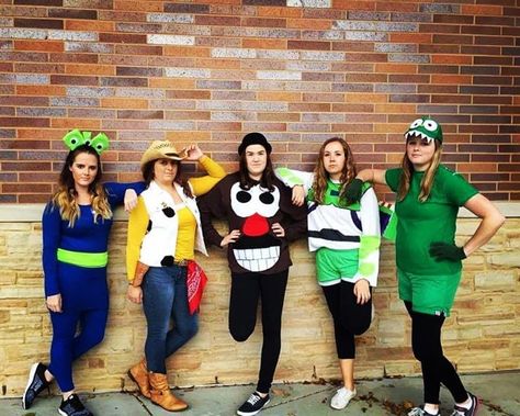 Toy Story group costume Toy Story Dinosaur Costume, Toy Story Rex Costume, Rex Toy Story Costume, Rex Costume Toy Story, Toy Story Group Halloween Costumes, Toy Story Diy Costumes, Large Group Toy Story Costumes, Diy Toy Story Costumes, Toy Story Costumes Adult