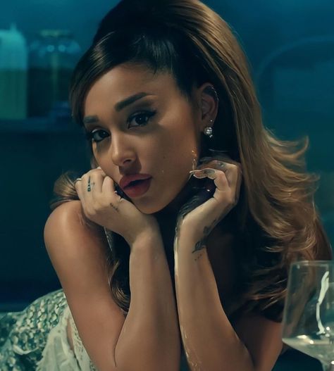 Ariana Grande Positions Music Video, Ariana Grande Positions, Ariana Grande Music Videos, Ariana Grande Cute, Ariana Grande Wallpaper, Ariana Grande Photos, Hair Ponytail Styles, Ponytail Styles, Pop Artist