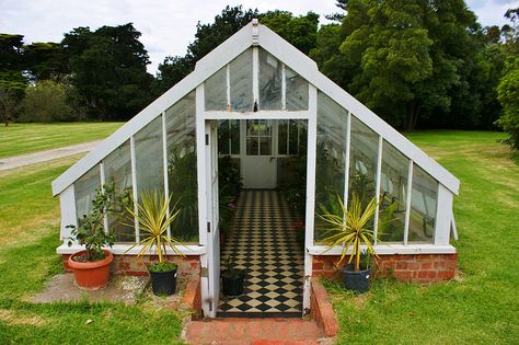 Sunken Greenhouse (1) | Flickr : partage de photos ! Sunken Greenhouse, Underground Greenhouse, Build A Greenhouse, Backyard Greenhouse, Small Greenhouse, Greenhouse Plans, Diy Greenhouse, Have Inspiration, Garden Greenhouse