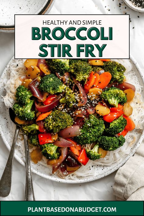 Easy Garlic Broccoli Stir-Fry Garlic Broccoli, Vegan Stir Fry, Fried Broccoli, Tofu Stir Fry, Broccoli Stir Fry, Vegan Sides, Vegan Side Dishes, Stir Fries, Stir Fry Recipes