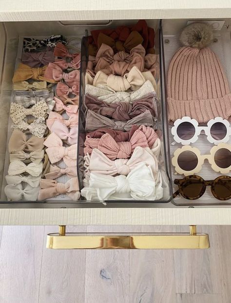 Baby Nursery Organization, Baby Room Organization, Bow Organizer, Nursery Closet, Girl Nursery Room, Baby Room Inspiration, Nursery Room Inspiration, Baby Closet