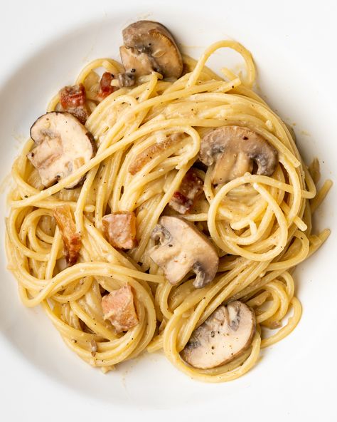 This mushroom carbonara adds a perfect bite of umami-filled mushrooms to an already rich, classic spaghetti dish. Recipe in bio. . . . . . . . #beautifulcuisines#bonappetitmag#buzzfeast#buzzfeedtasty#eeeeeats#epicurious#f52grams#feedfeed#foodandwine#foodgawker#forkfeed#forkyeah#foodprnshare#huffpostetaste#marthafood#mywilliamssonoma#savuermag#thekitchn#nytcooking#mushroomcarbonara#mushrooms#carbonara#SpaghettiCarbonara#RedwoodKitchen#RedwoodKitchn#recipe#Pastarecipe Mushroom Carbonara Pasta, Filled Mushrooms, Carbonara Recipe Creamy, Mushroom Carbonara, Carbonara Ingredients, Bacon Mushroom, Family Breakfast Recipes, Large Fries, Bacon Stuffed Mushrooms