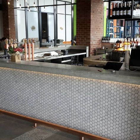 Concrete Bar Design, Concrete Bar Counter, Concrete Bartop, Stone Bar Counter, Concrete Bar Top Restaurant, Concrete Bar Top, Basement Remodel Ideas, Laminate Tile Flooring, Bar Tile