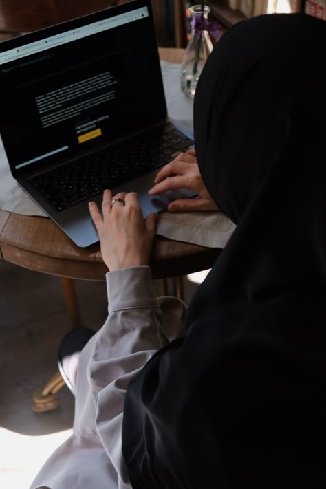 Girl Using Laptop Aesthetic, Girl With Laptop Aesthetic, Mother Daughter Poses, Niqabi Girl, Laptop Aesthetic, Women Lawyer, Ankle Bracelets Diy, To Be A Woman, Photoshop Design Ideas