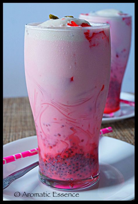 image Faluda Recipe, Royal Falooda, Sabja Seeds, Soft Drinks Recipes, Falooda Recipe, Frosting Recipes Easy, Home Indian, Basil Seeds, 3 Ingredient Recipes