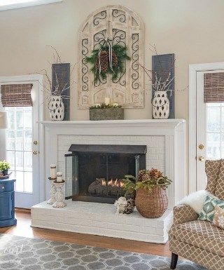 Hearth Decor, Winter Fireplace, Painted Brick Fireplace, Gorgeous Fireplaces, Rustic Farmhouse Living Room, Fireplace Mantle Decor, Fireplace Mantel Decor, Fireplace Hearth, Faux Fireplace