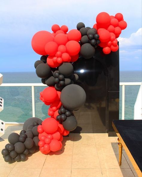 Boxing Theme Party Ideas, Red Party Themes, Valentines Day Balloons, Arch Column, Picnic Party Decorations, Garland Balloon, Party Ballons, Black And White Balloons, Black Party Decorations