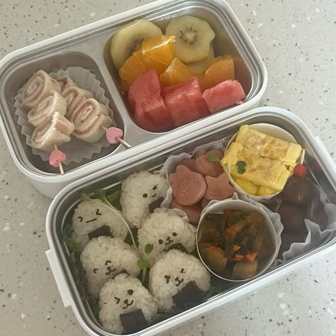 #lunchboxideas #lunch Aesthetic Bento Boxes, Lunchbox Ideas For College, Cheap Bento Box Ideas, Cute Lunchbox Aesthetic, Bento Box Ideas Aesthetic, Lunch Box Ideas Korean, Pretty Lunch Ideas, Quick Bento Boxes, Cute Vegetarian Food