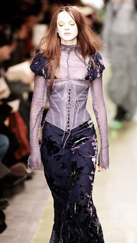 Betsey Johnson Runway, Harry Clarke, 90s Runway Fashion, Runway Fashion Couture, Runway Collection, Costume Design, Look Cool, Couture Fashion, 90s Fashion