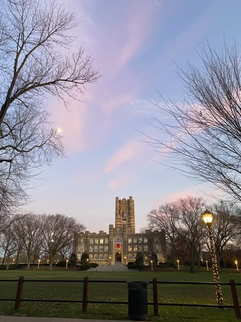 Nyc University Aesthetic, Broke Aesthetic, Nyu College Aesthetic, New York College Aesthetic, New York University Campus, Fordham University Aesthetic, Nyc College Life Aesthetic, Uiuc Campus Aesthetic, Katherine Core