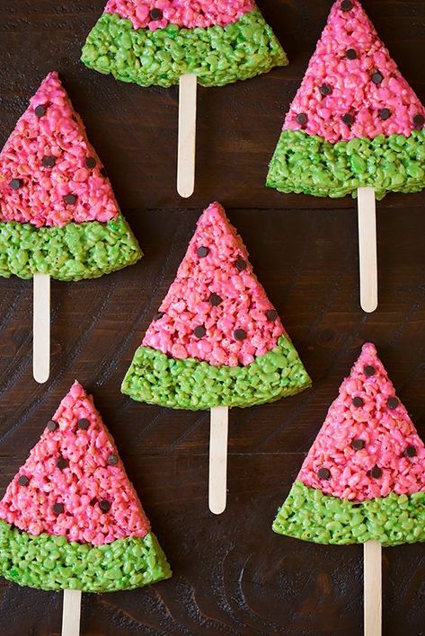 Rice Krispie Watermelon Slices, Fun Rice Crispy Treats, Summer Rice, Pumpkin Rice Krispie Treats, Watermelon Pops, No Bake Summer Desserts, Rice Bubbles, Watermelon Day, Watermelon Birthday Parties