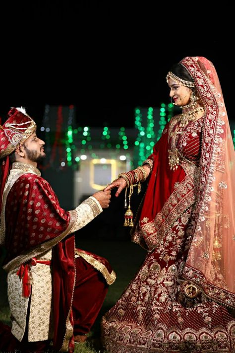 #newdress #couple #couple pose New Couple Poses Wedding Photos, Sadi Kapal Photo, Dulhan Dulha Pose Wedding Photos, New Wedding Couple Poses Indian, Couple Pose Indian Wedding, Bride Couple Poses, Closeup Couple Poses, Shadi Couple Pose, Couple Dulha Dulhan