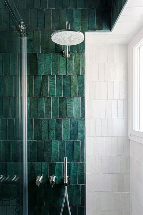 Emerald Green Bathroom, Green Shower Tile, Dark Green Tile, Architecture Apartment, Dark Green Bathrooms, Tiled Bathroom, Green Tile Bathroom, Teal Bathroom, Dark Bathrooms